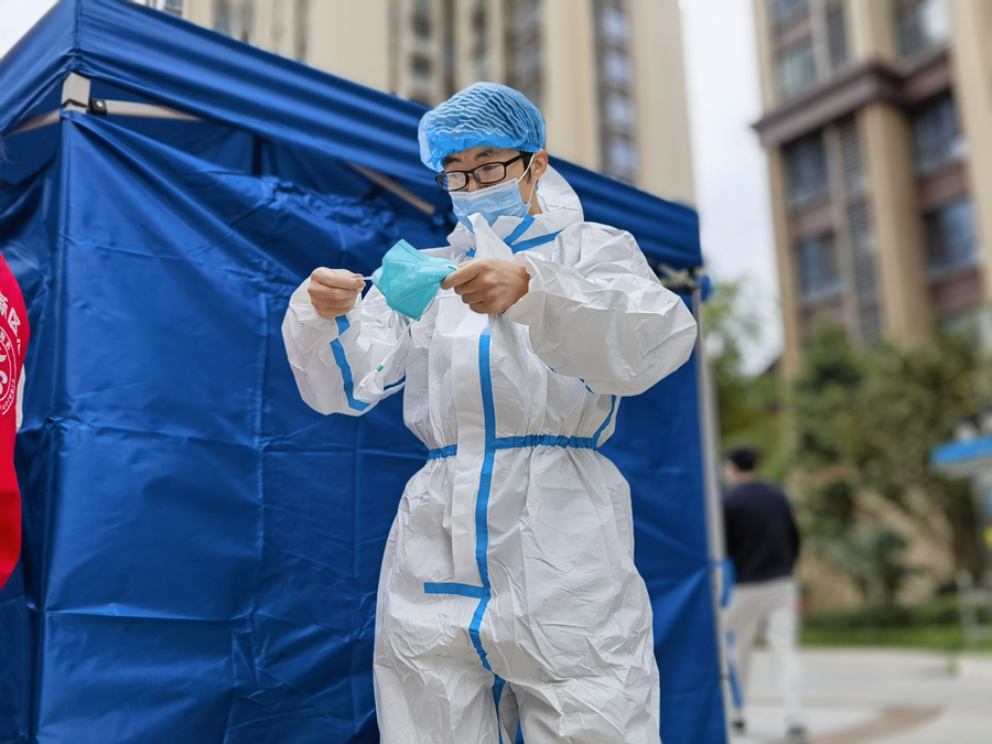 同心抗疫  四川金宝慱亚洲体育在行动